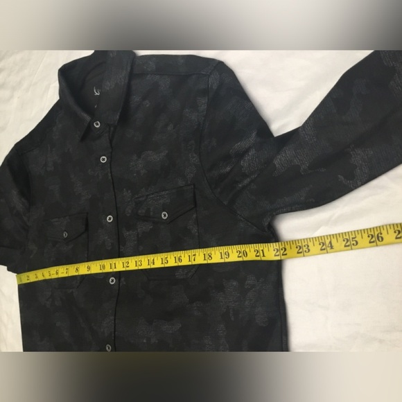 Age of Wisdom Black Shirt - Picture 3 of 13